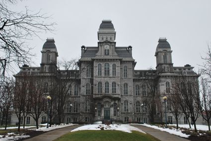 Syracuse University (196413)